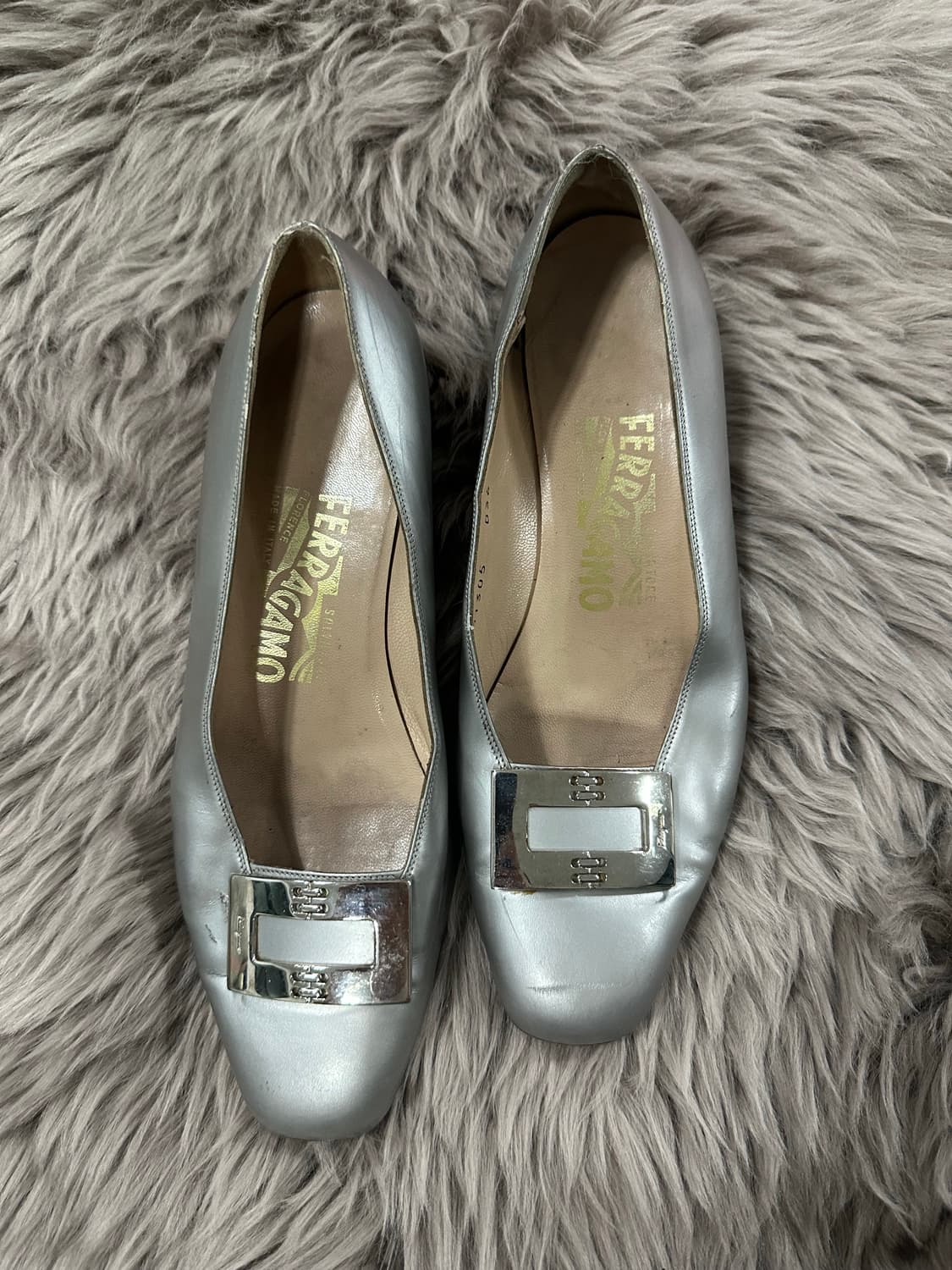 36) 페레가모 Buckled  Loafers 상품이미지2