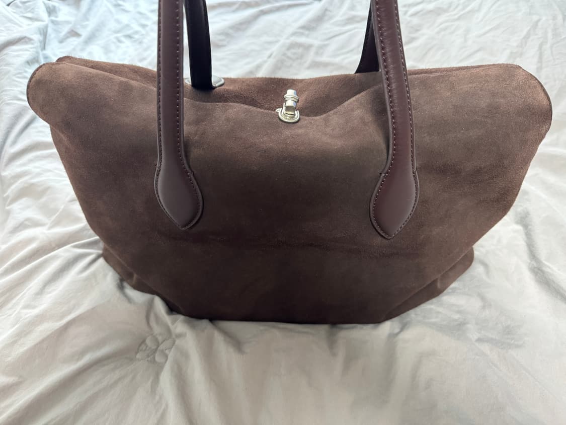 루에브르 24fw 클레 누보 토트백 라지 브라운 스웨이드 상품이미지4