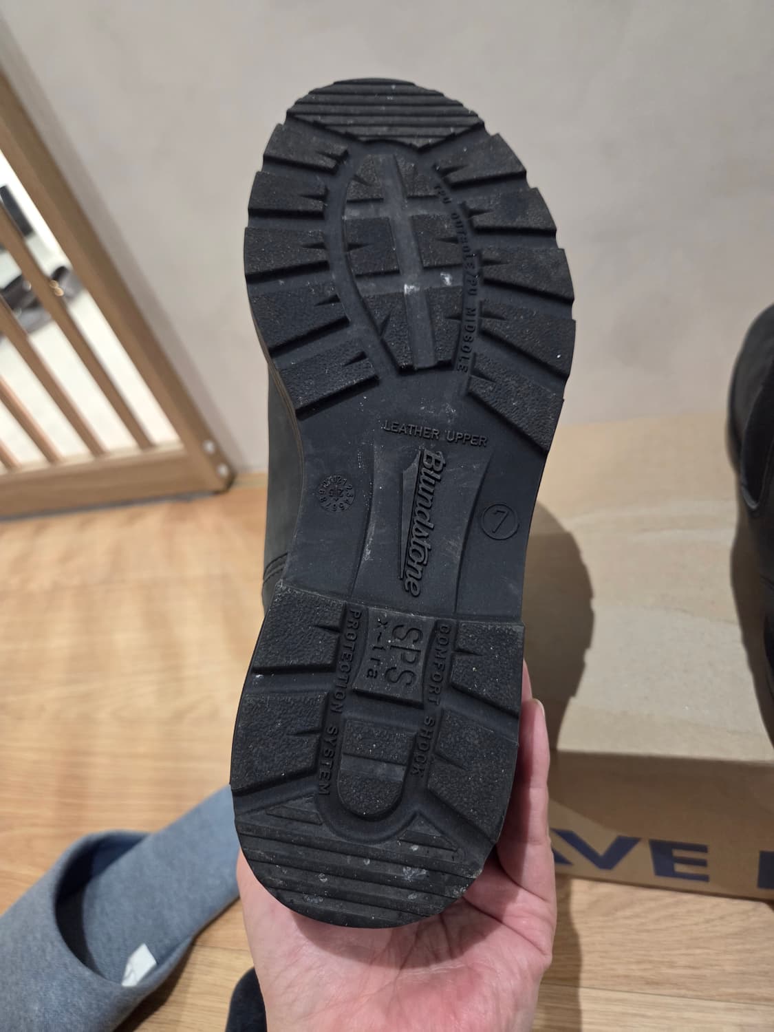 블런드스톤 CLASSIC 587 러스틱블랙 AU 7 상품이미지3