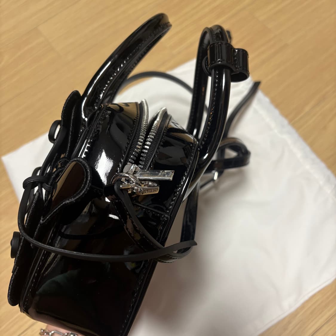 (새상품) 스탠드오일 플리팅 모모백 상품이미지4