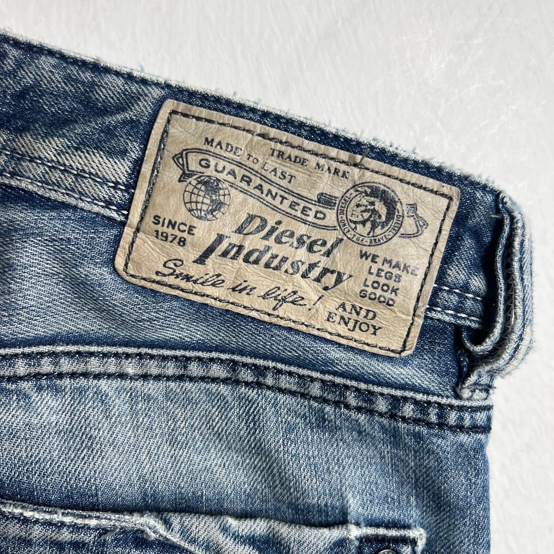 diesel 디젤 MENNIT 디스트로이드 워싱 데님 팬츠 30 상품이미지7