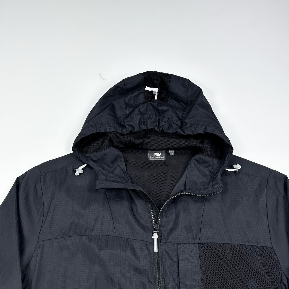 뉴발란스 풀오버 블랙 바람막이 자켓 (L) 상품이미지1