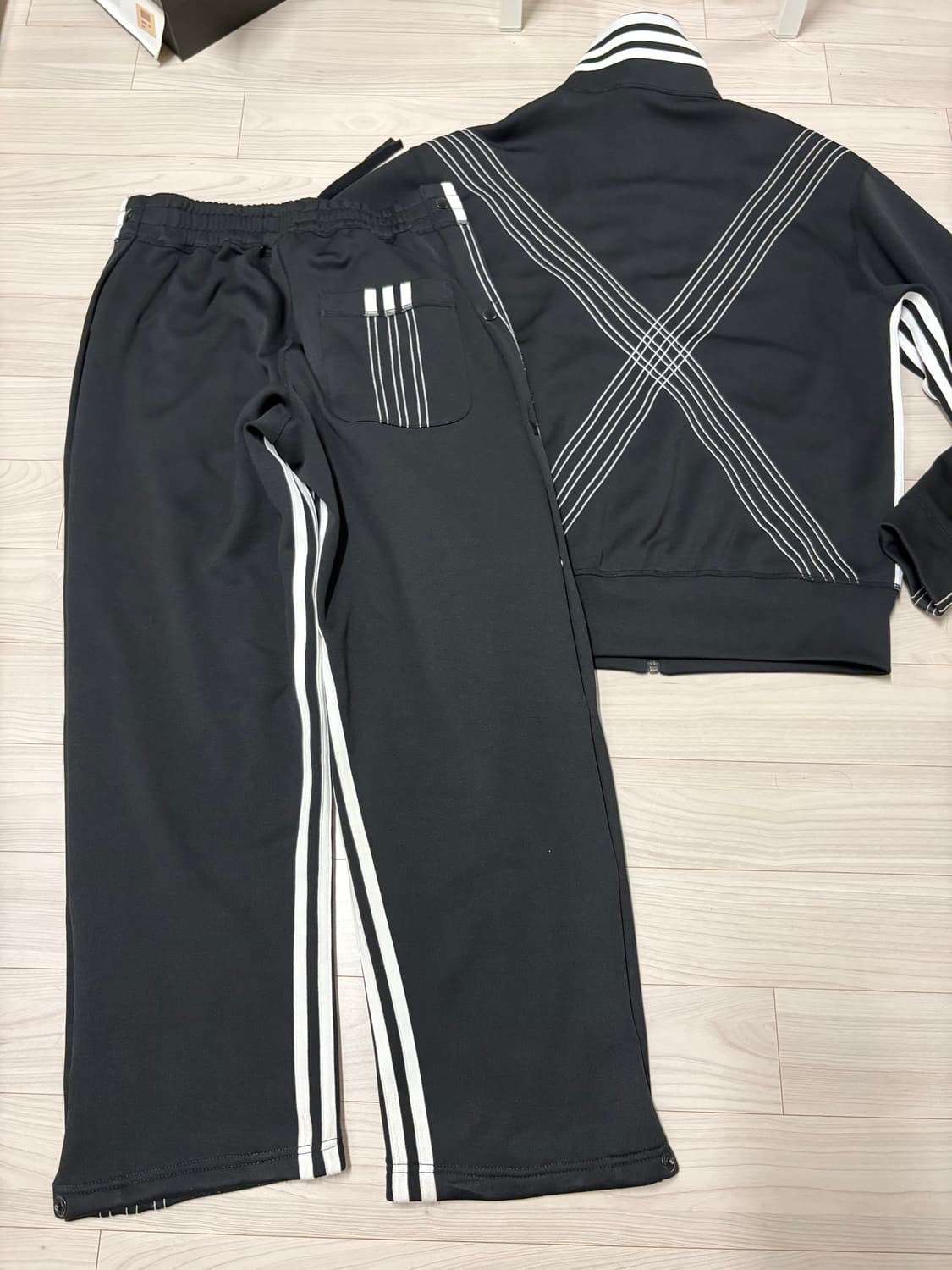 아디다스 x 알렉산더왕 1st 트레이닝 셋업 블랙 상품이미지3