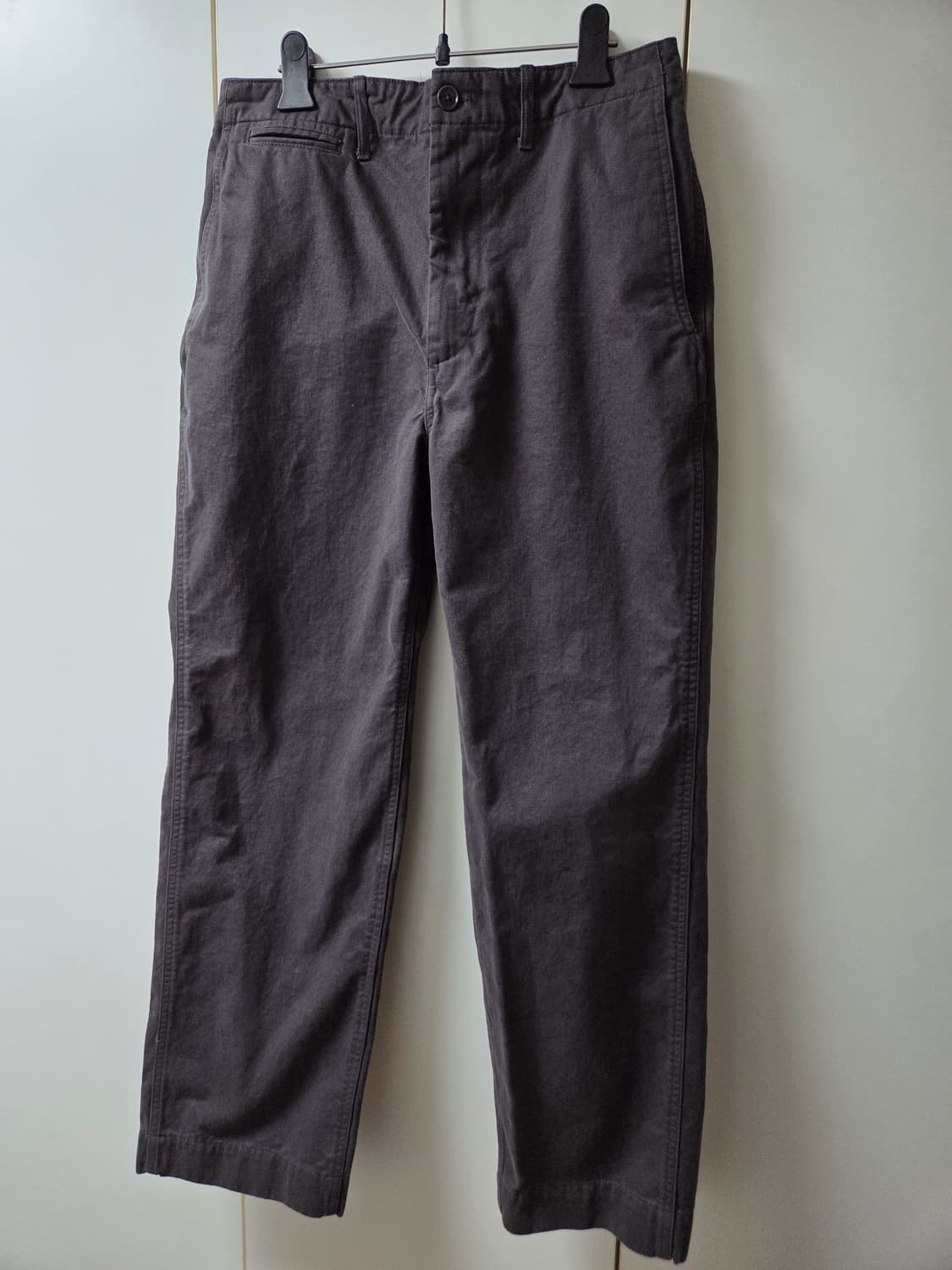 25fw 브라운야드 에센셜 치노  촤콜 3 상품이미지1