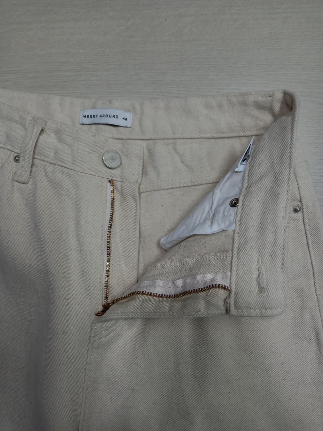 27-28 새상품 MERRY AROUND 하이웨이스트 크림진 27-614 상품이미지6