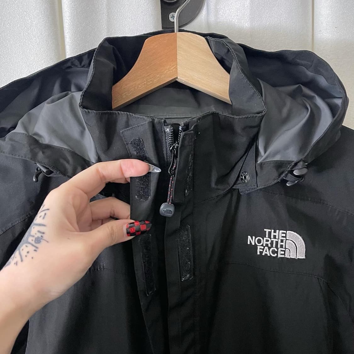 노스페이스 하이벤트 블랙 후드 윈드브레이커 상품이미지5