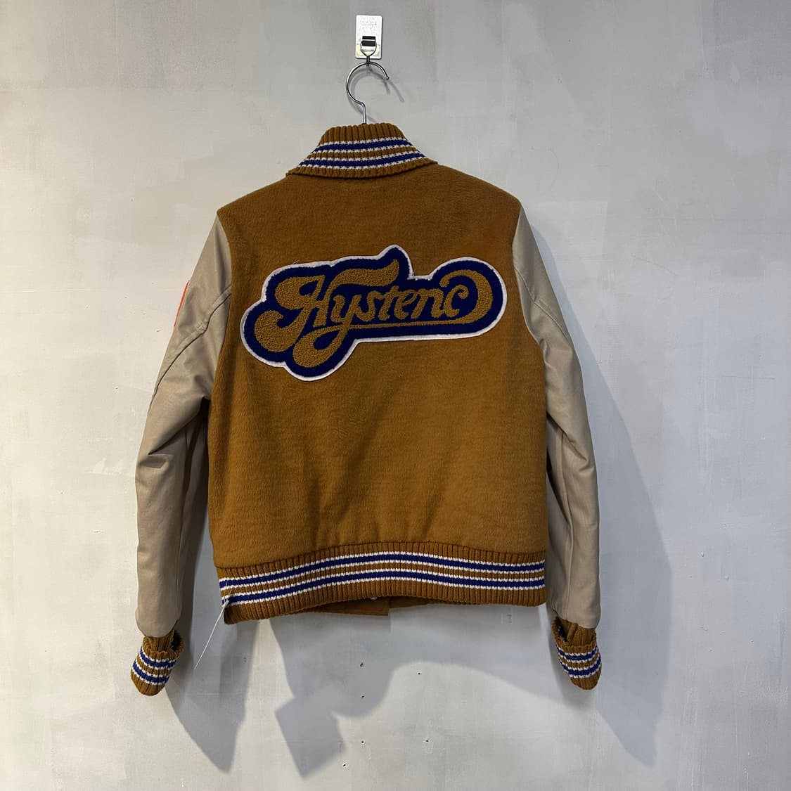 히스테릭 글래머 스타디움 자켓 베이지 상품이미지3