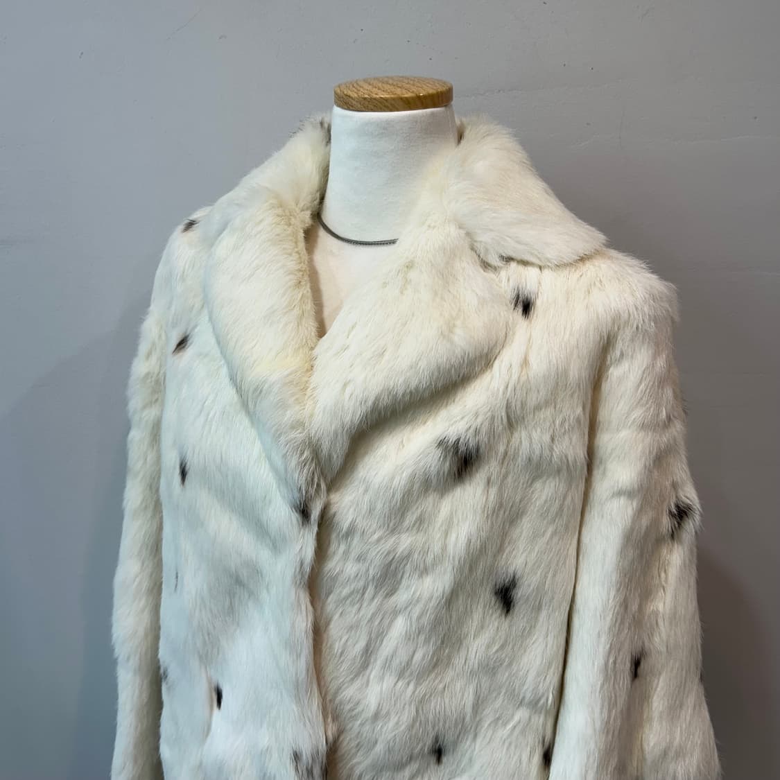 화이트 도트 레빗퍼 자켓 상품이미지6