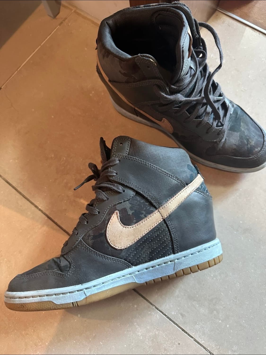 [245] 나이키 우먼스 덩크 스카이하이 카모플라주 상품이미지1