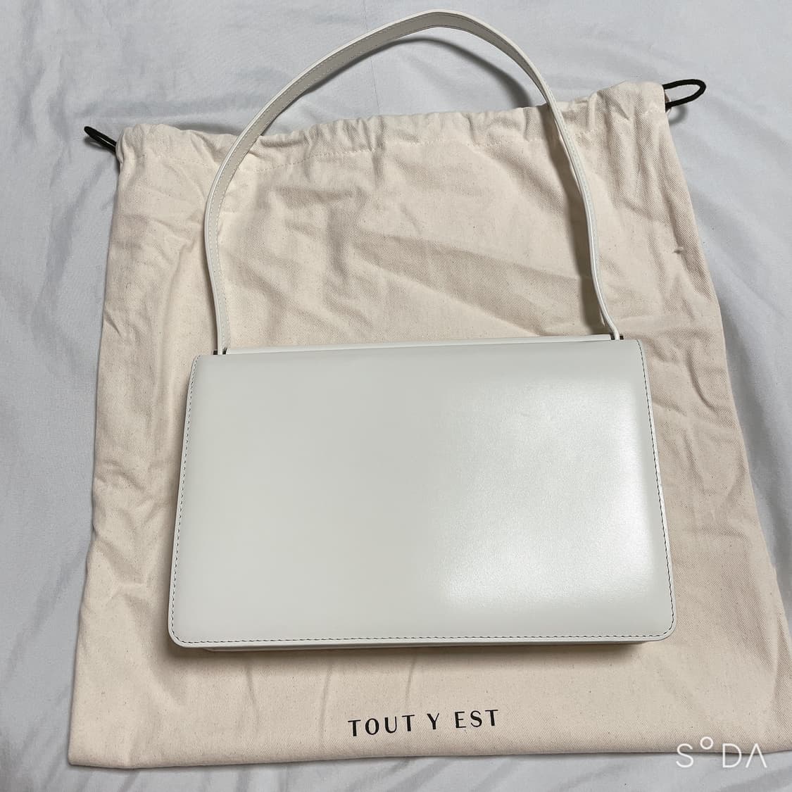 투티에 화이트 레더 숄더백 상품이미지1
