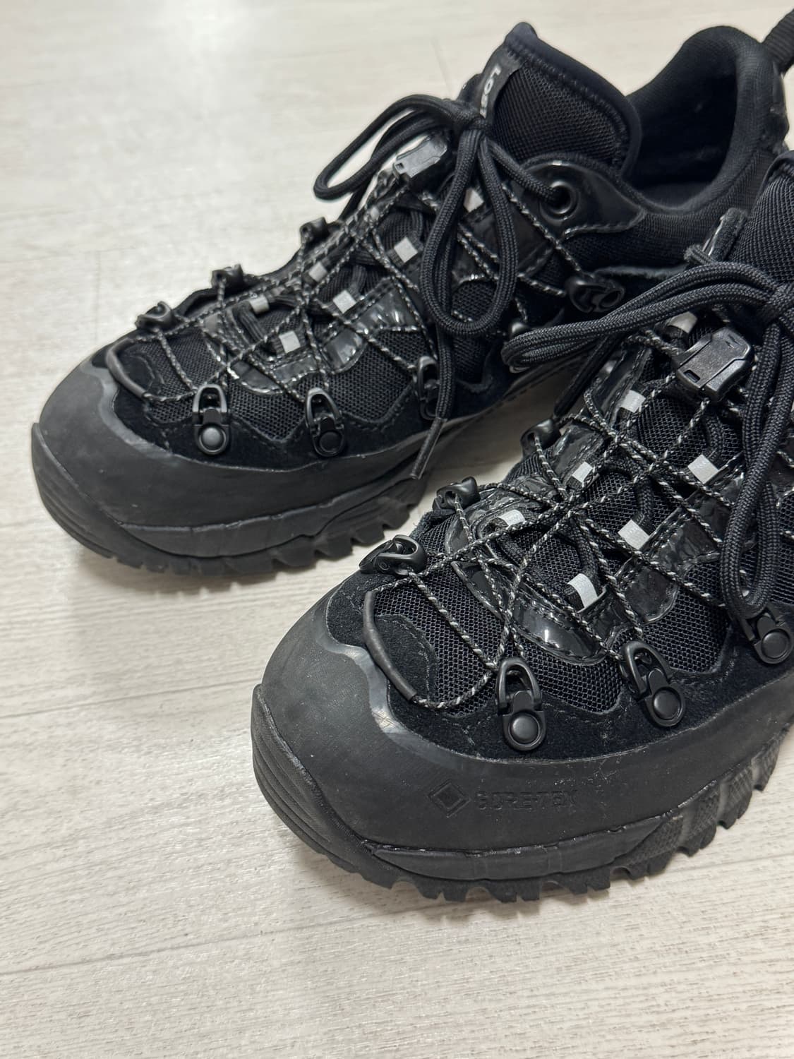 로스트가든 X 코오롱스포츠 톤 블랙 41 상품이미지2