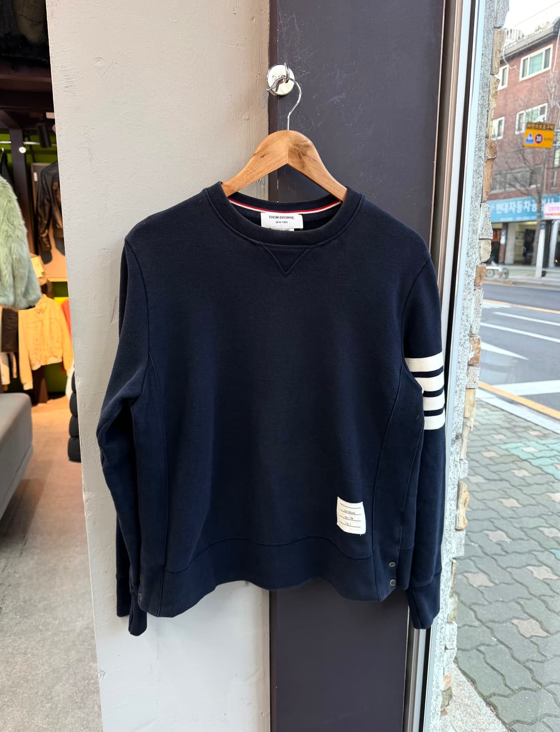 4/ 톰브라운 클래식 루프백 4바 맨투맨 상품이미지3