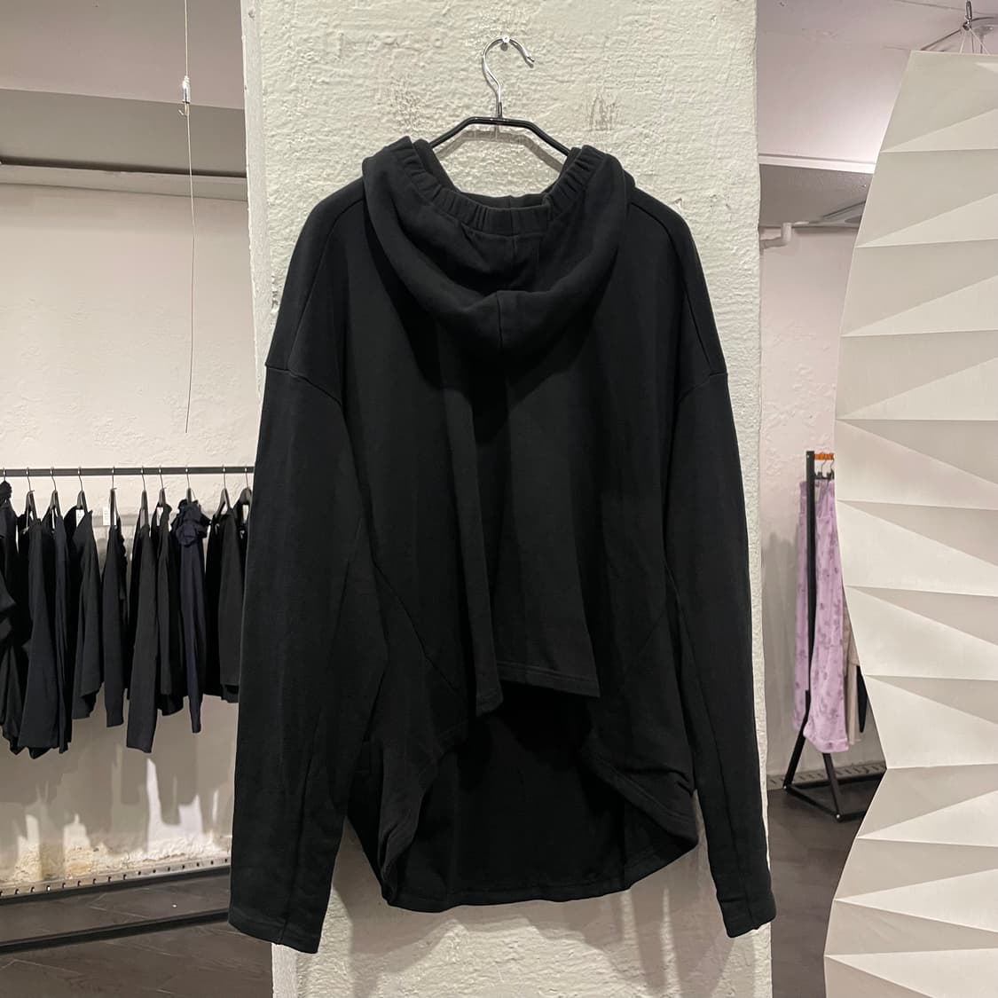 마틴로즈 18ss 보스 로고 비대칭 후디 상품이미지3