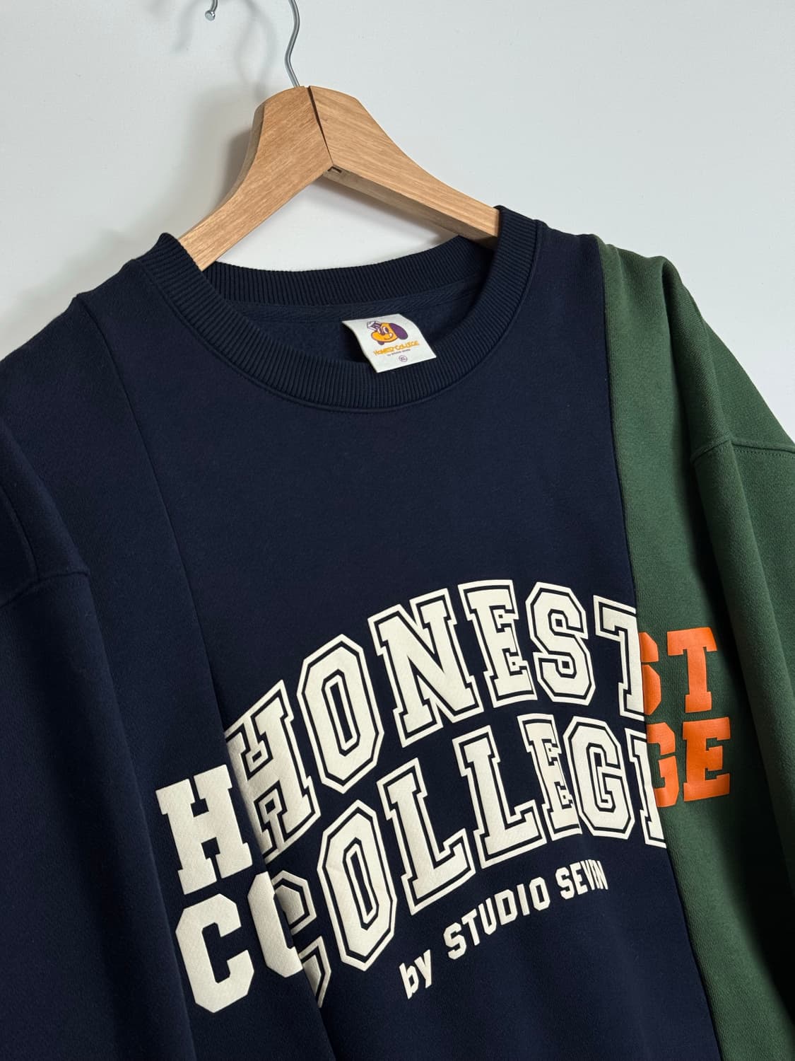 GU X 스튜디오 세븐 리메이크 스웻셔츠 맨투맨 XL 상품이미지3