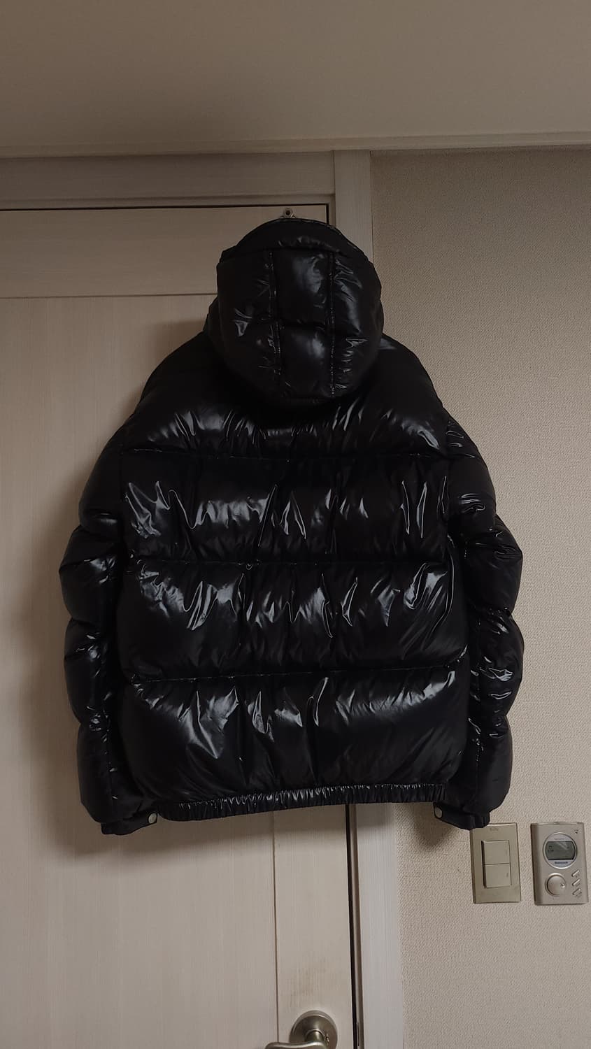 [3] 몽클레어 알릭스 22FW 알몬드 패딩 블랙 상품이미지2