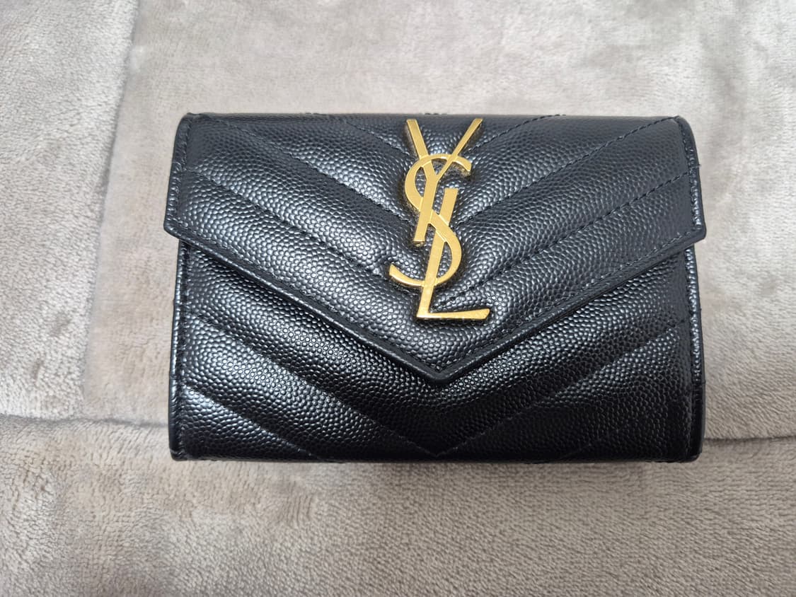 입생로랑 지갑 금장 상품이미지1