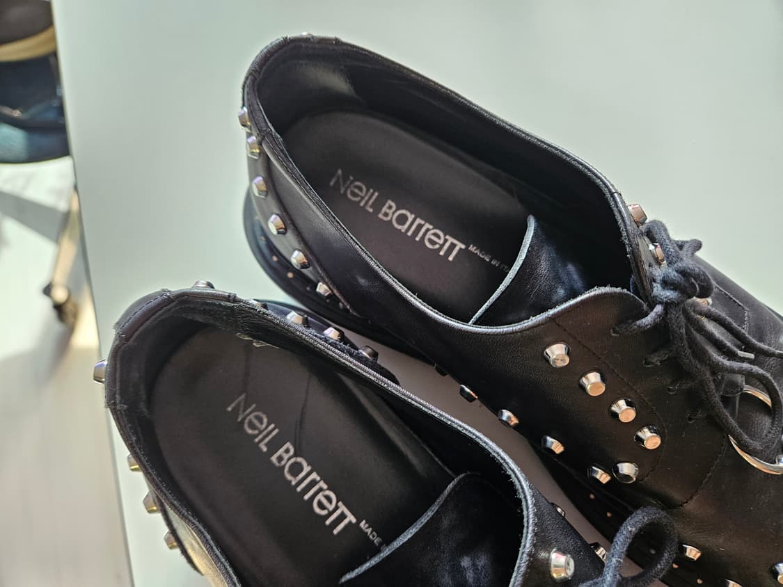 닐바렛 스터드 장식 레더 신발 상품이미지2