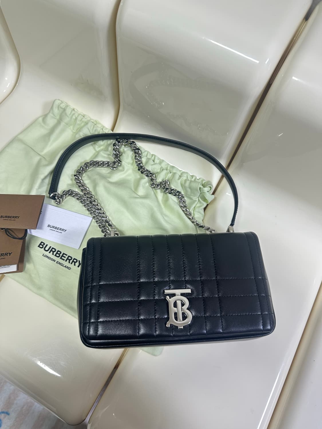 [새상품급 정품] 버버리 롤라백 스몰 블랙 상품이미지1