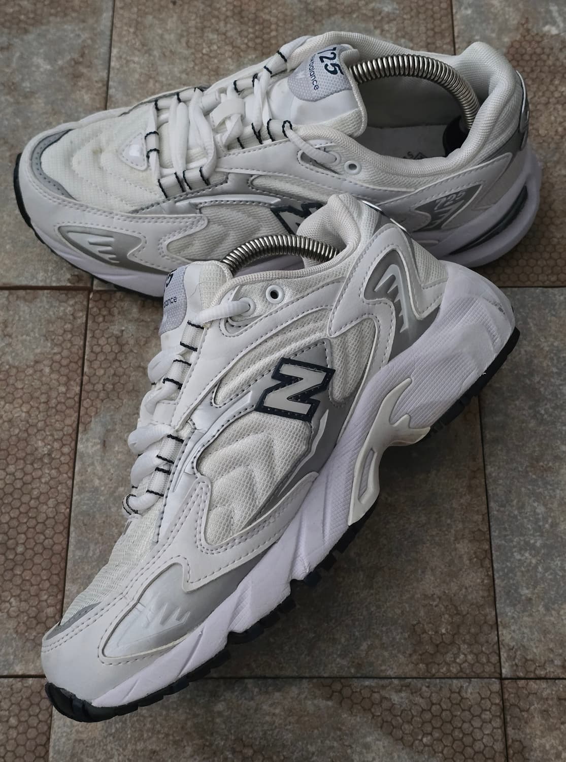 (235)뉴발란스 725 화이트 상품이미지6