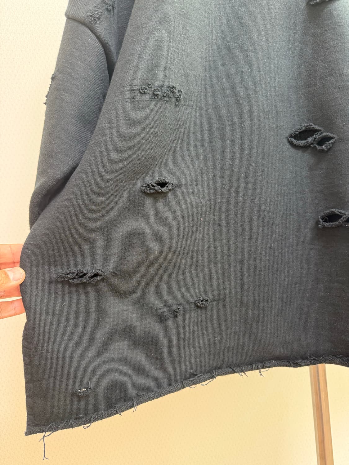 빈티지 페인팅 블랙 긴팔 상품이미지9