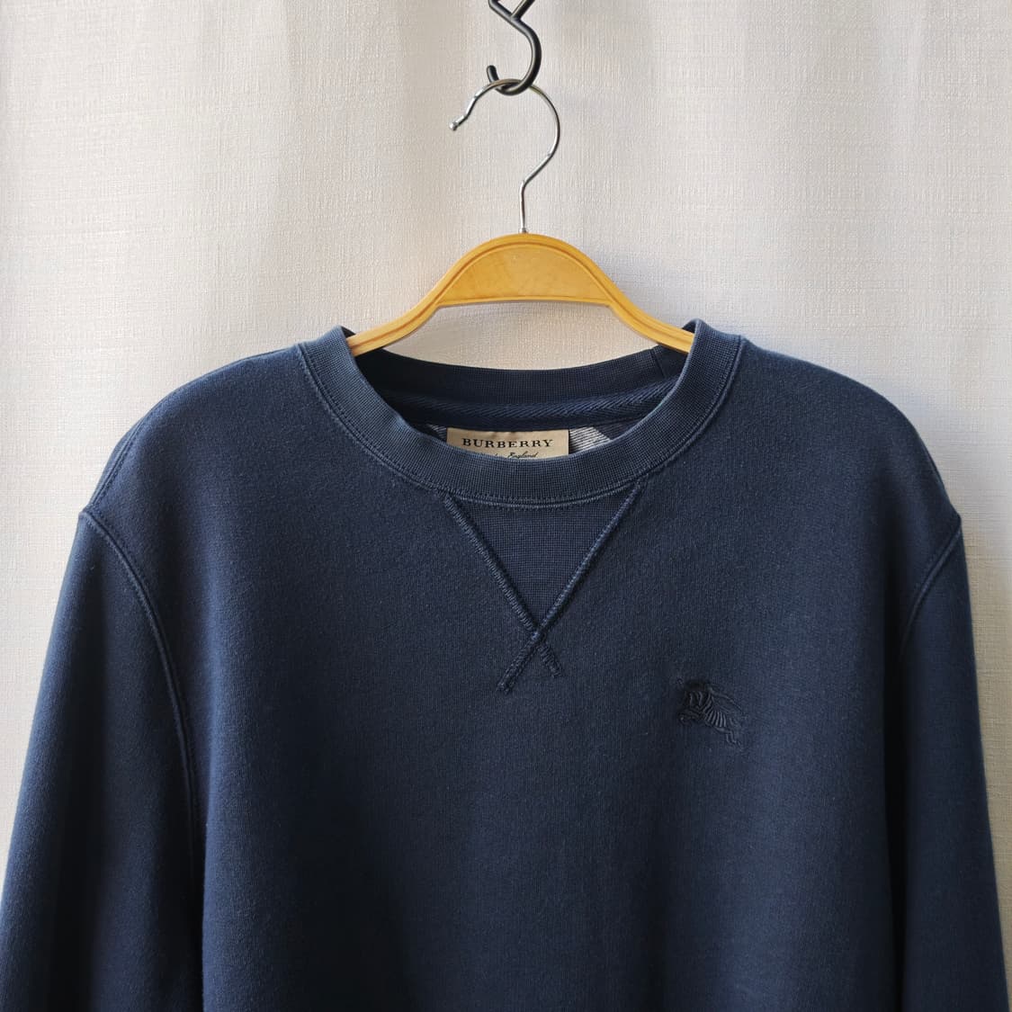 버버리 자수 로고 기모 클래식 맨투맨 네이비 M 상품이미지9
