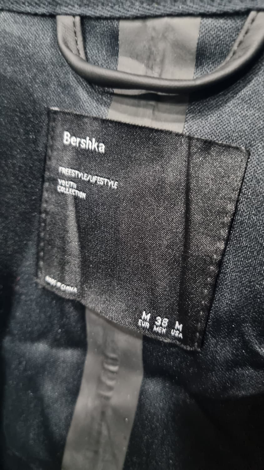 버쉬카 방풍 방수 바람막이 자켓  105적당 (가슴단면66) 상태최상 상품이미지2