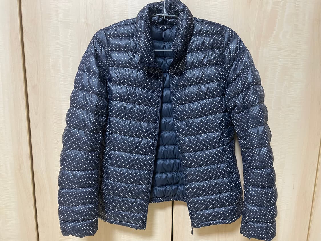 유니클로 네이비 도트 경량패딩 상품이미지2