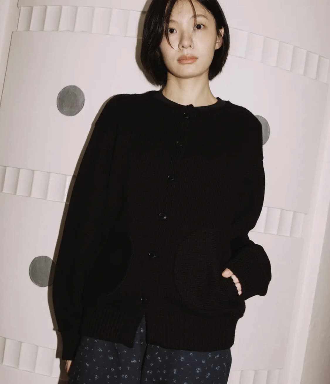 오헤시오 MOCK NECK BUTTON CARDIGAN, BLACK 상품이미지2