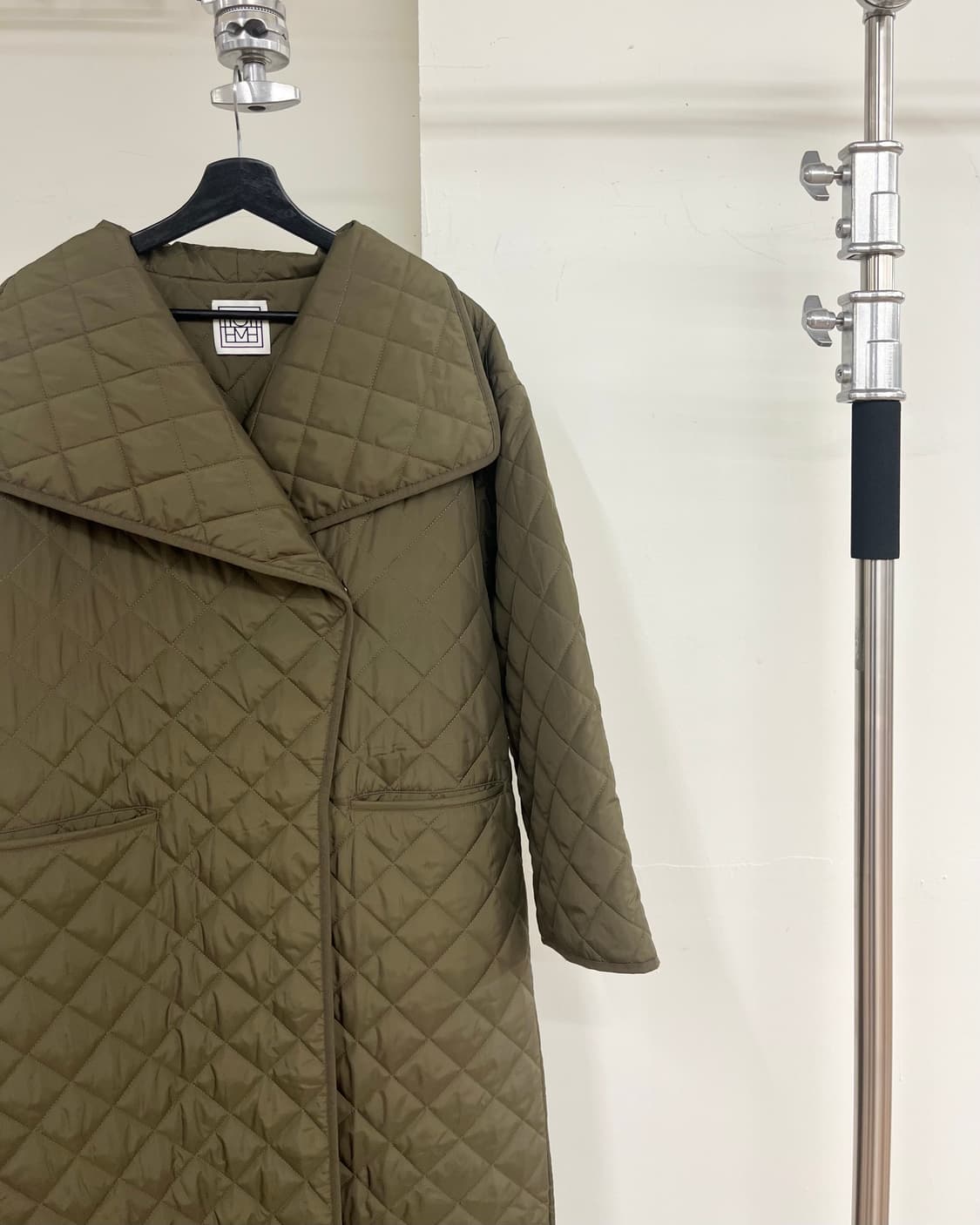 토템 카키 다이아몬드 퀼티드 자켓 상품이미지4