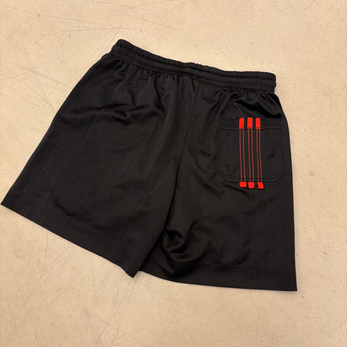 아디다스 x 알렉산더 왕 삼선 반바지 상품이미지3