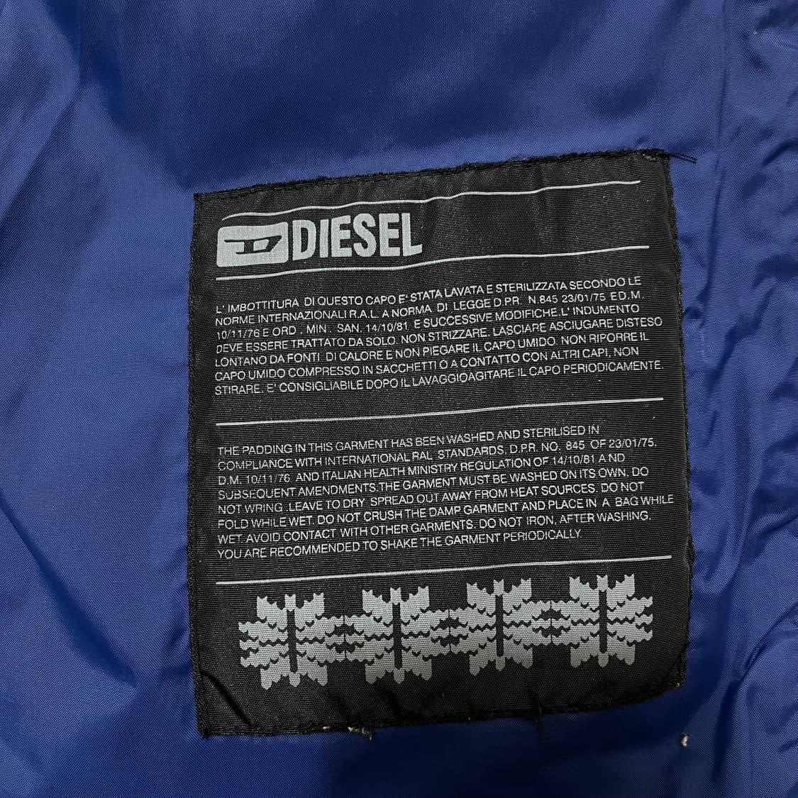 디젤 키즈 와펜 다운 후드패딩 점퍼 유광 블랙 6세 상품이미지5