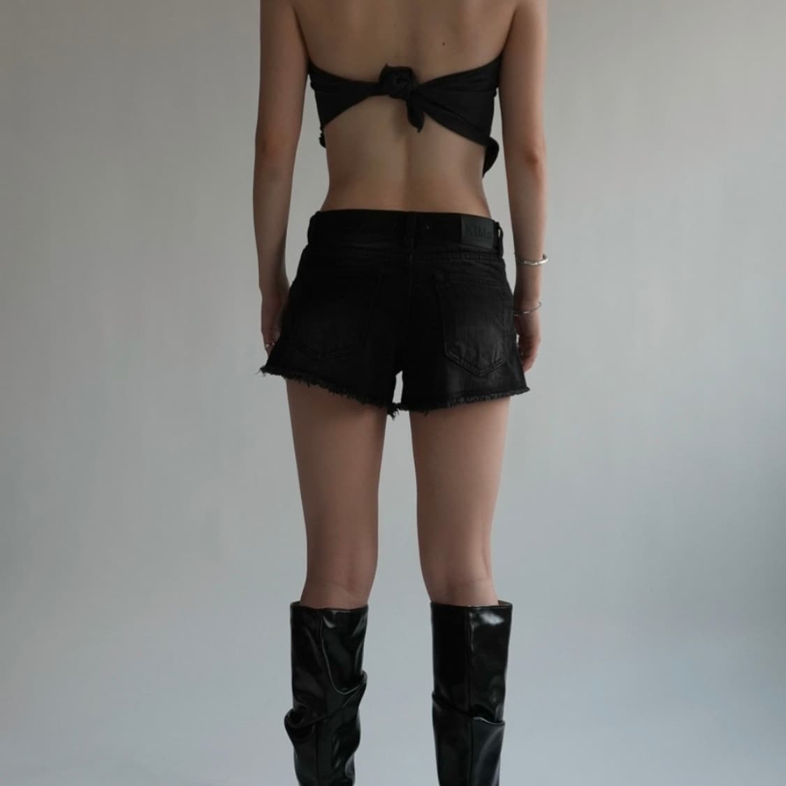 DAMAGED BLACK DENIM SHORTS 상품이미지4