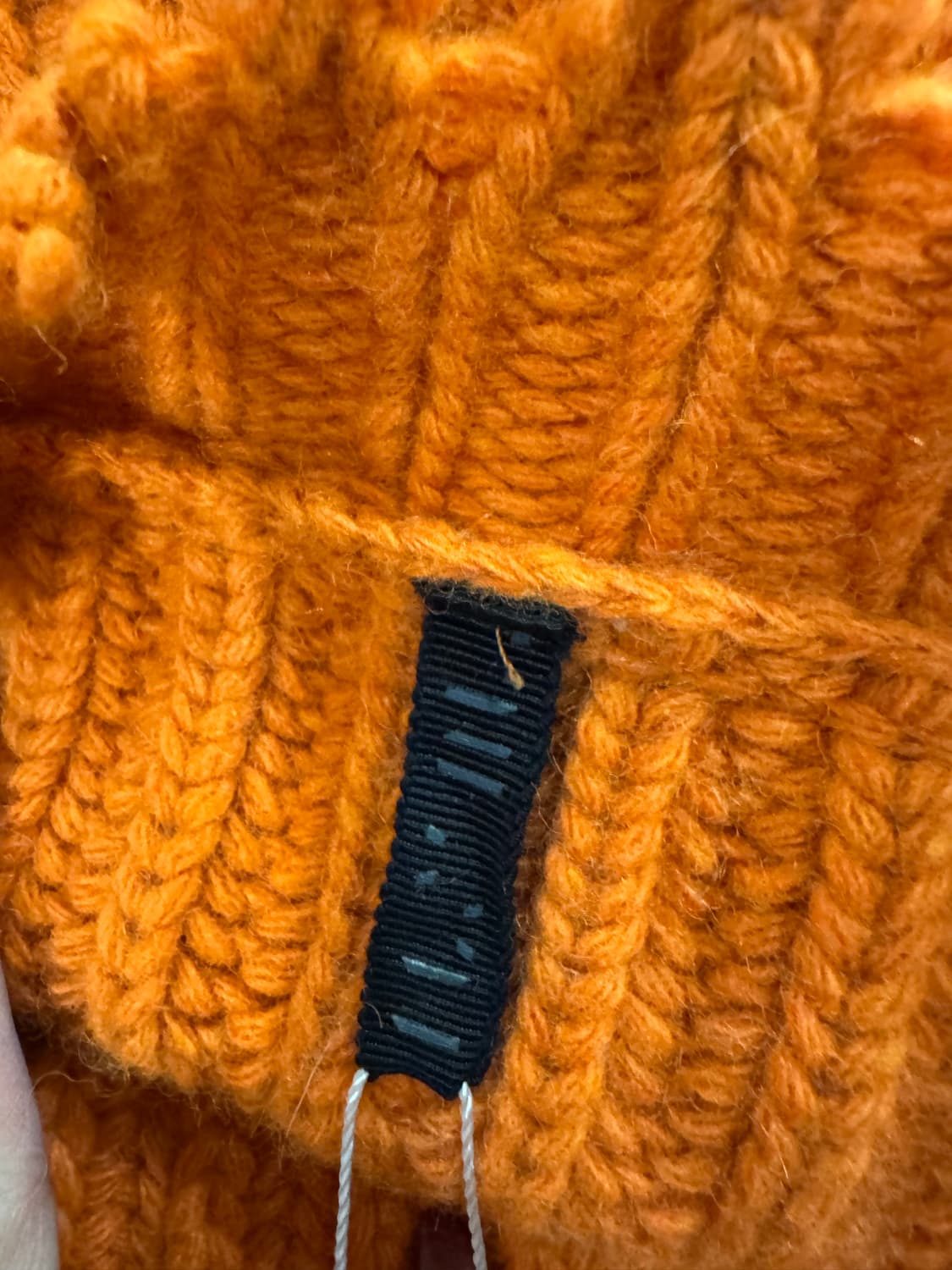 PERVERZE 퍼버즈 러프컷 캐시미어 크롭 니트 상품이미지6