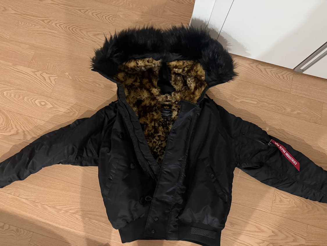 스투시 x 알파 인더스트리 N-2B 숏 웨이스트 파카 블랙 상품이미지5