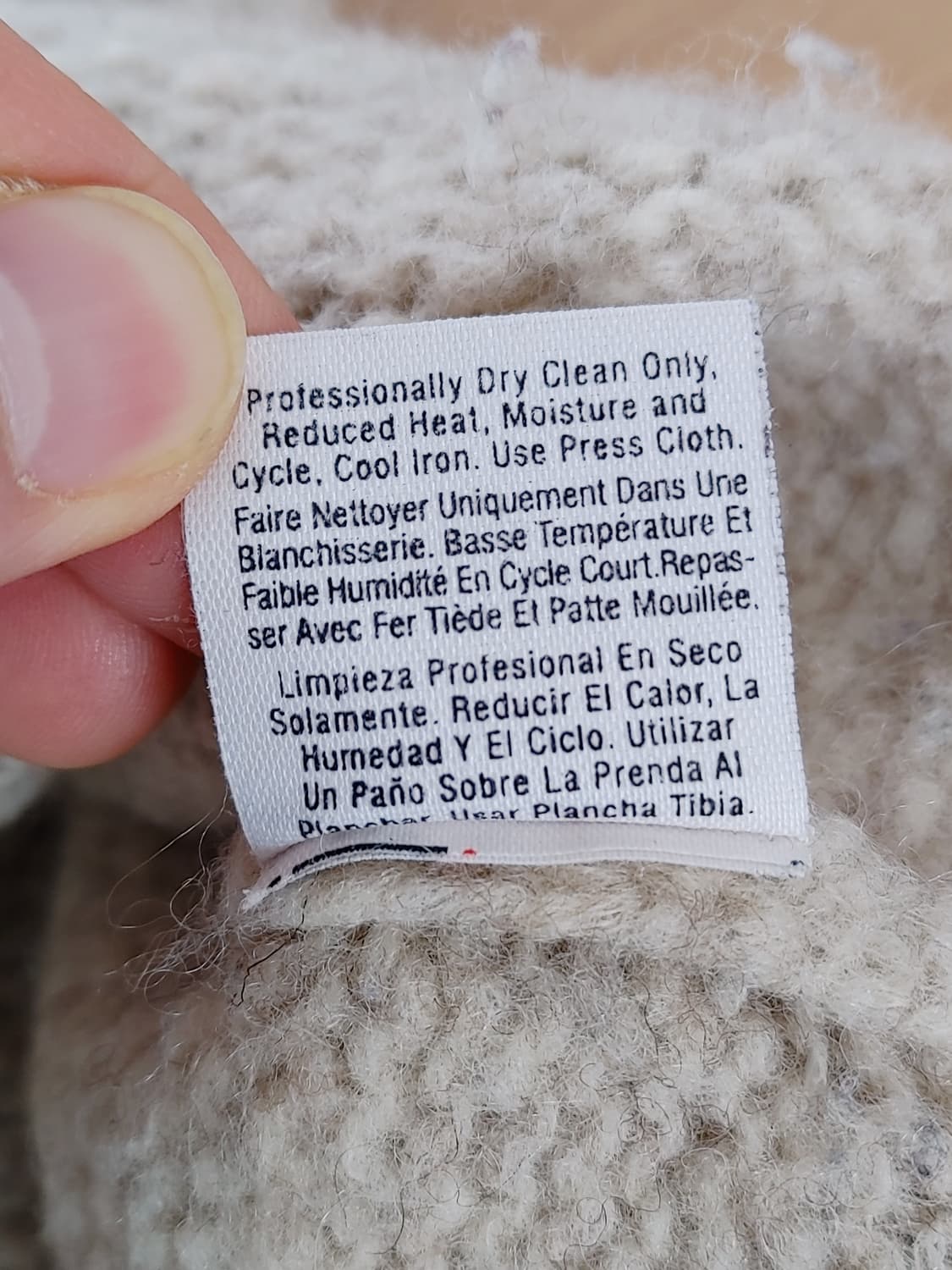 DKNY 디케이엔와이 라운드브이넥 스웨터 상품이미지7