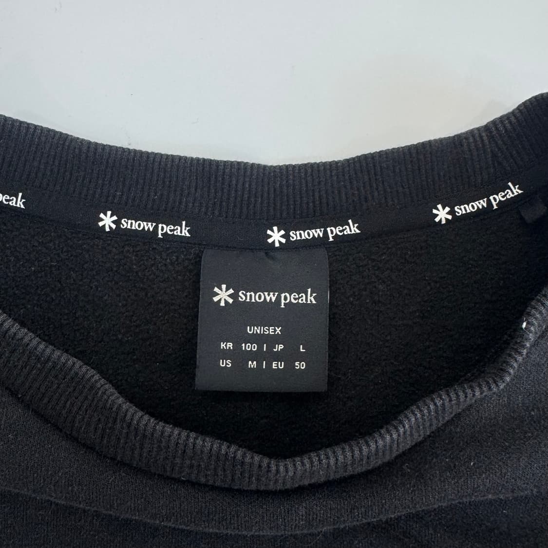 Snow peak 스노우피크 스펠아웃로고 블랙 맨투맨  상품이미지5