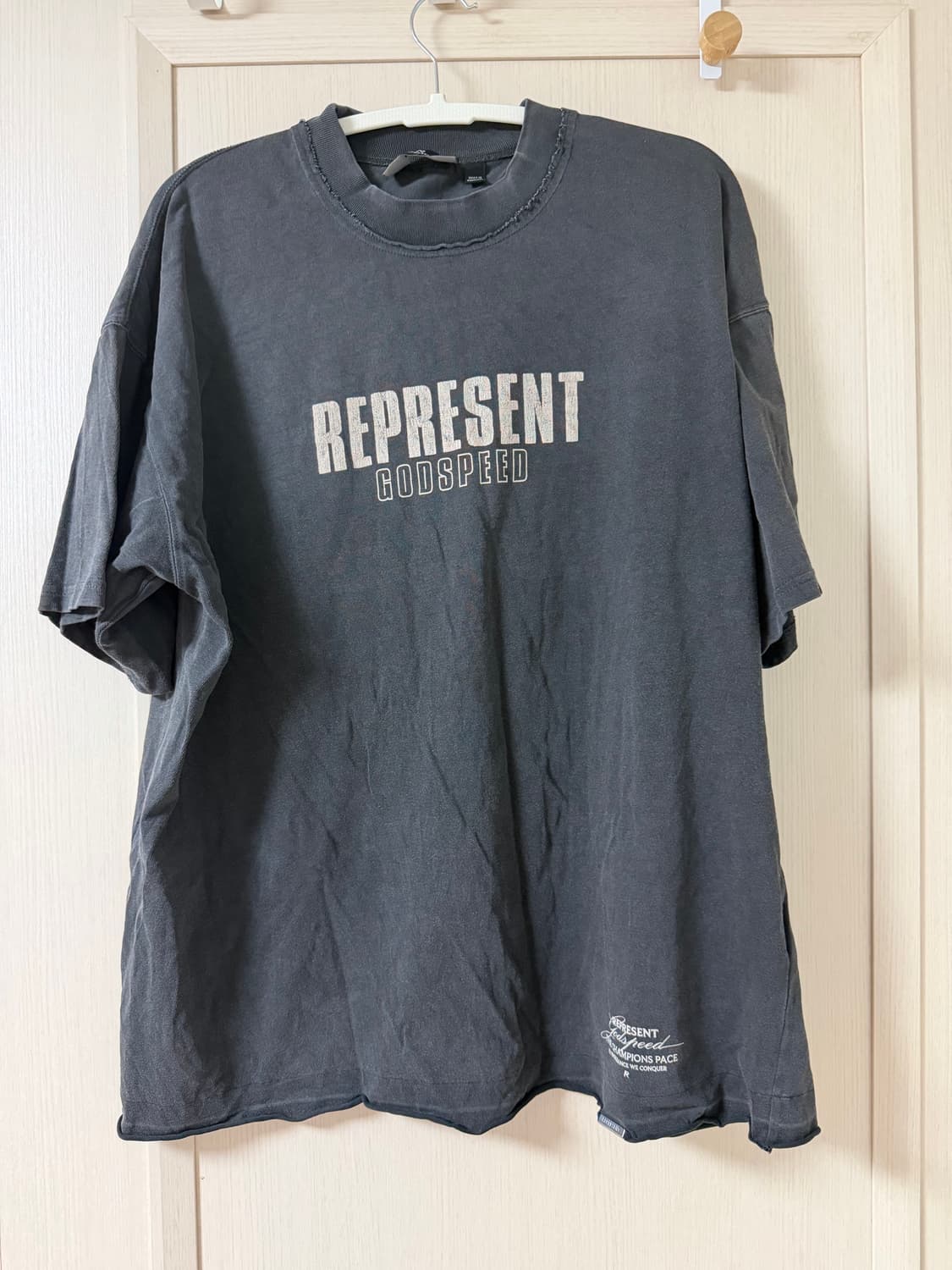 Represent 데미지 디테일 반팔 상품이미지1