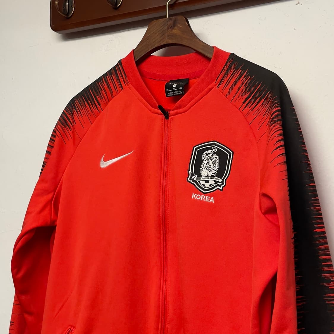 나이키 (우먼) 국대 레드 트랙 자켓 상품이미지2