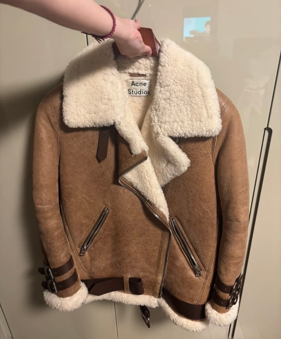 아크네스튜디오 남녀공용 오버핏 무스탕 38 상품이미지1