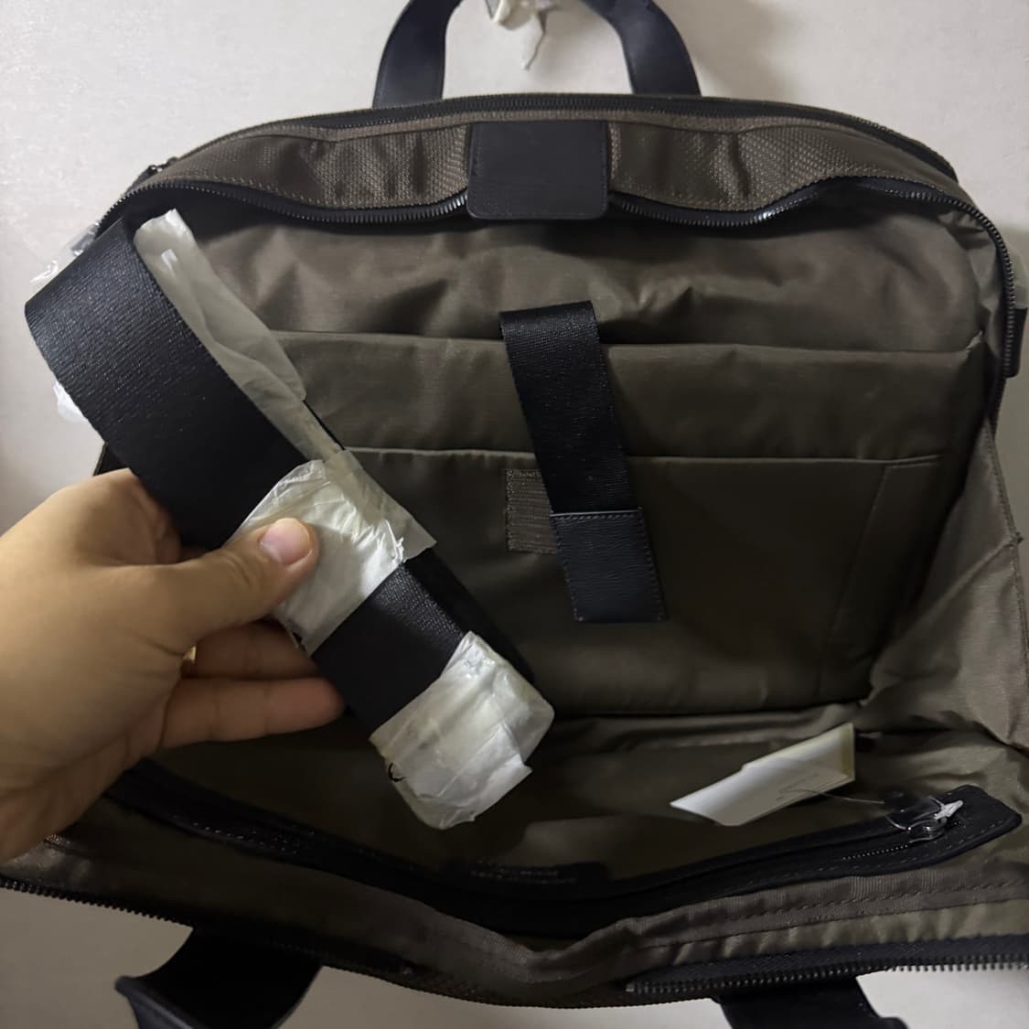 만다리나덕 남성 브리프케이스 토트&크로스 상품이미지6