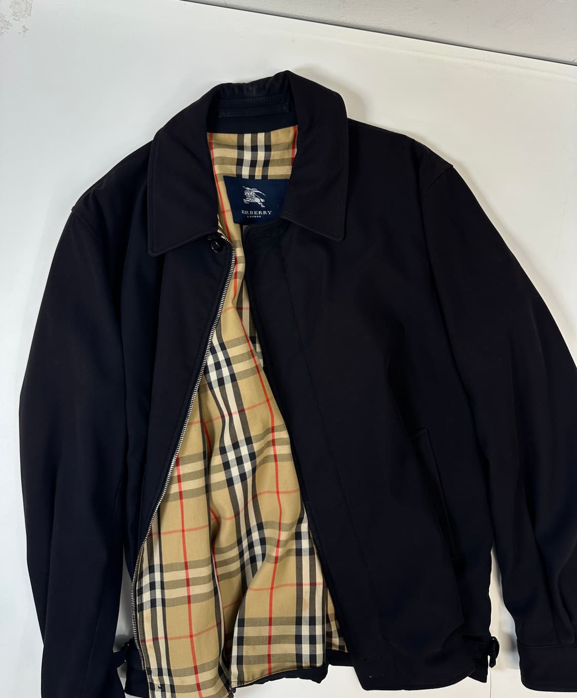 버버리 비조 노바체크 폴리쉘 자켓 블랙  상품이미지1