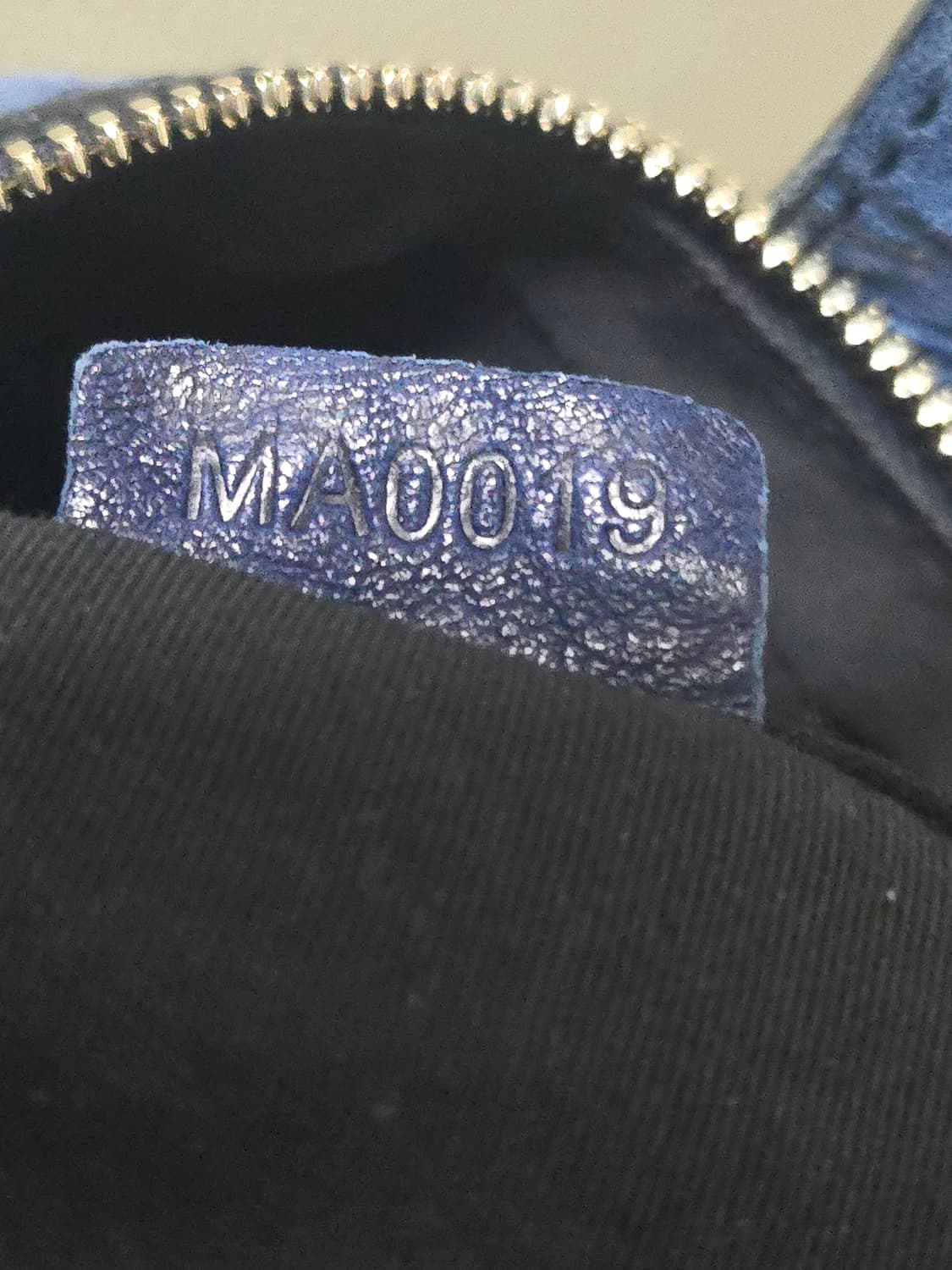 지방시 나이팅게일 로얄블루 2웨이백 미디움 상품이미지6