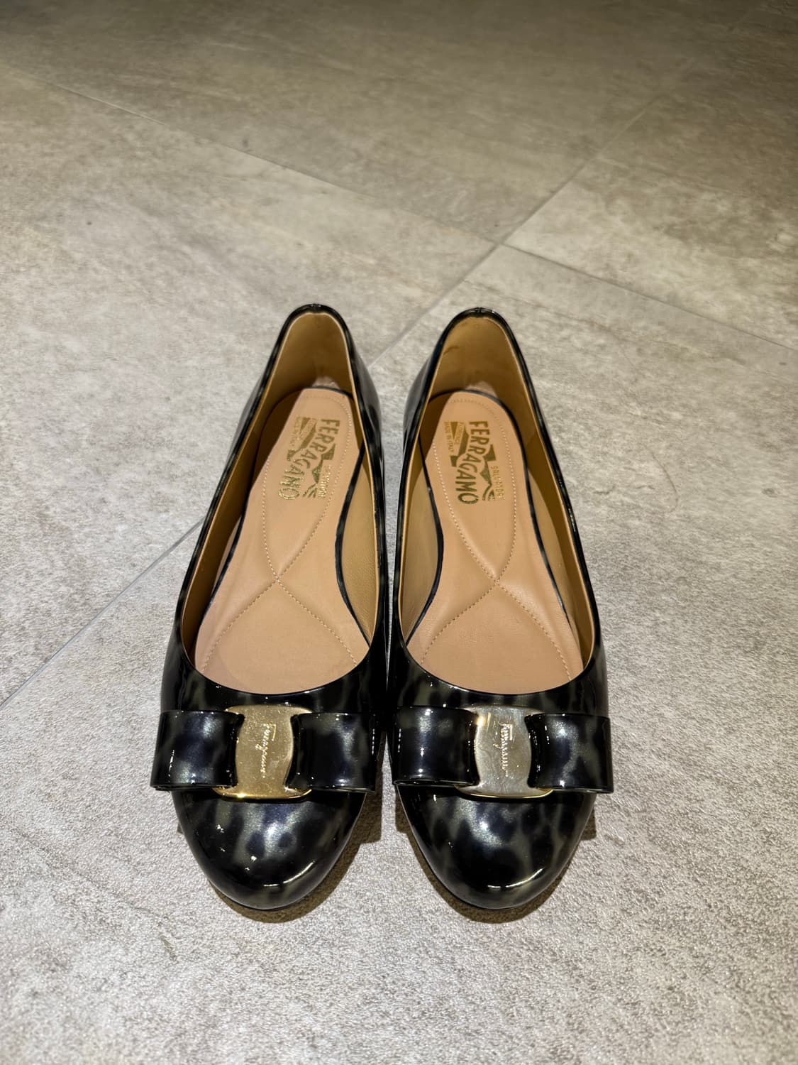 페라가모 플랫 슈즈 7사이즈 상품이미지1