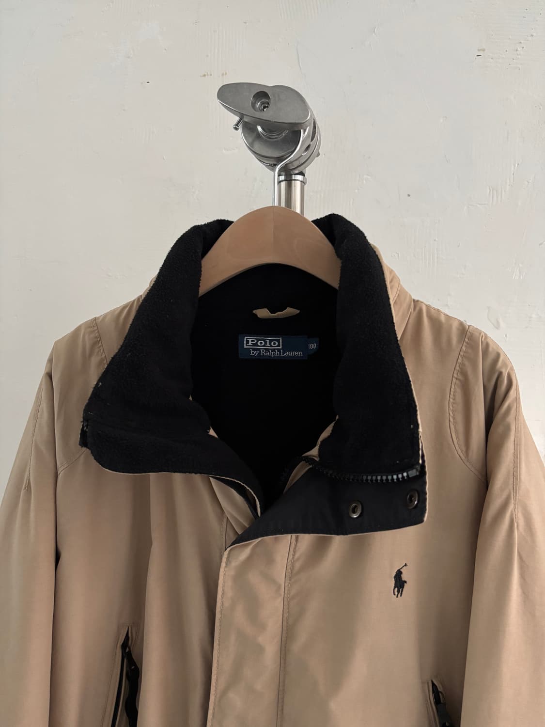 Polo 폴로 랄프로렌 베이지 컬러 안감기모 봄버 자켓 상품이미지3