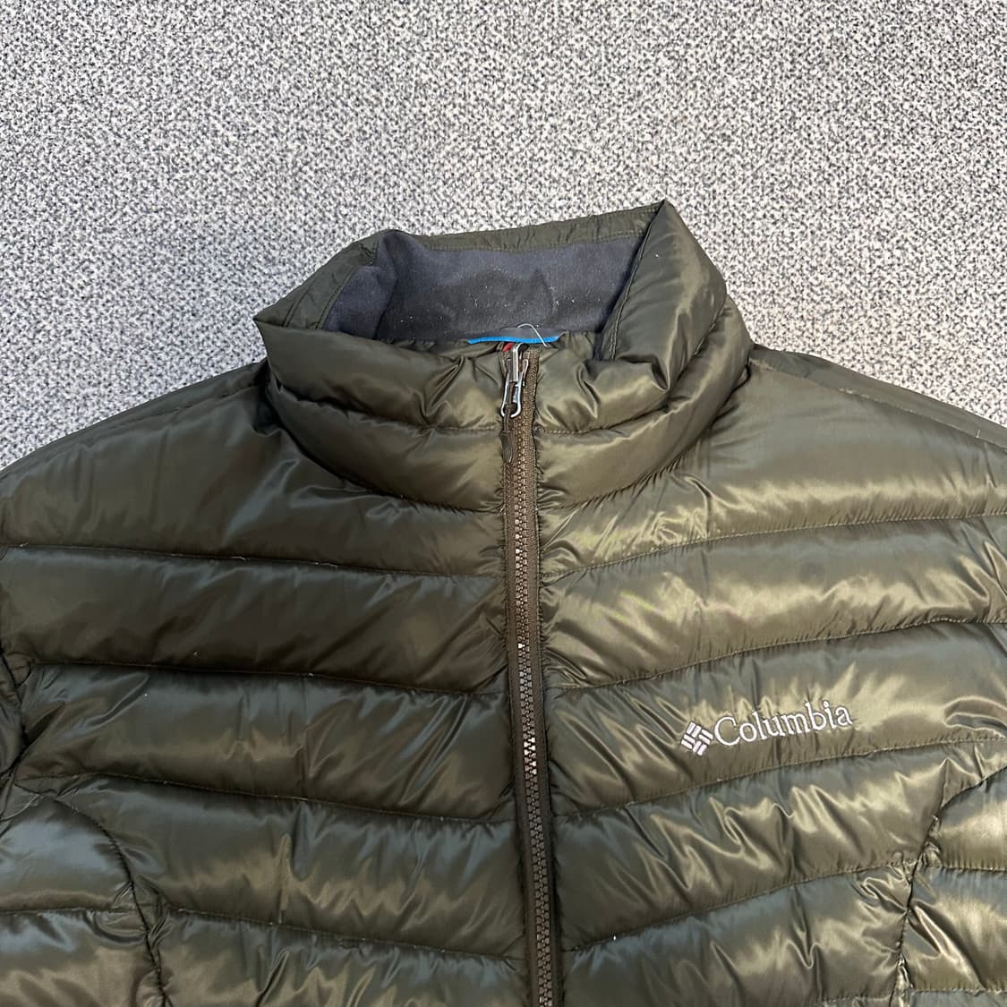 컬럼비아 경량 패딩 카키 상품이미지2