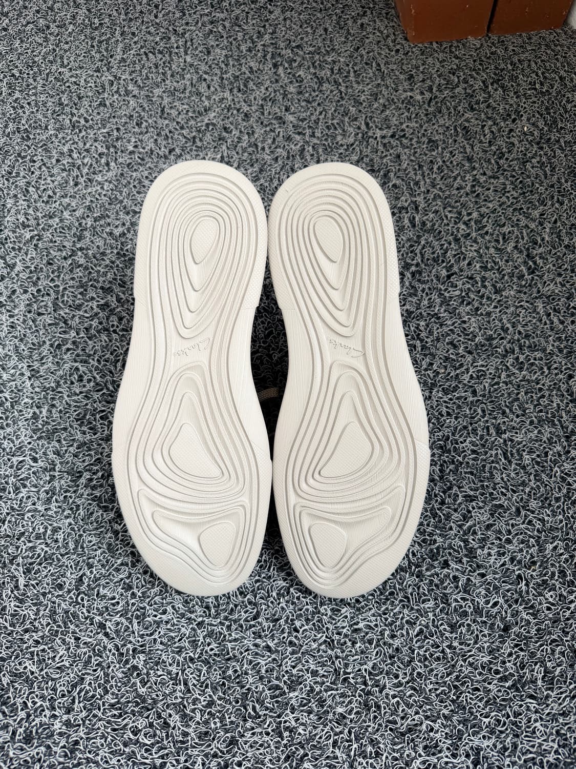 클락스(Clarks) 탄 컬러 가죽 스니커즈 상품이미지4