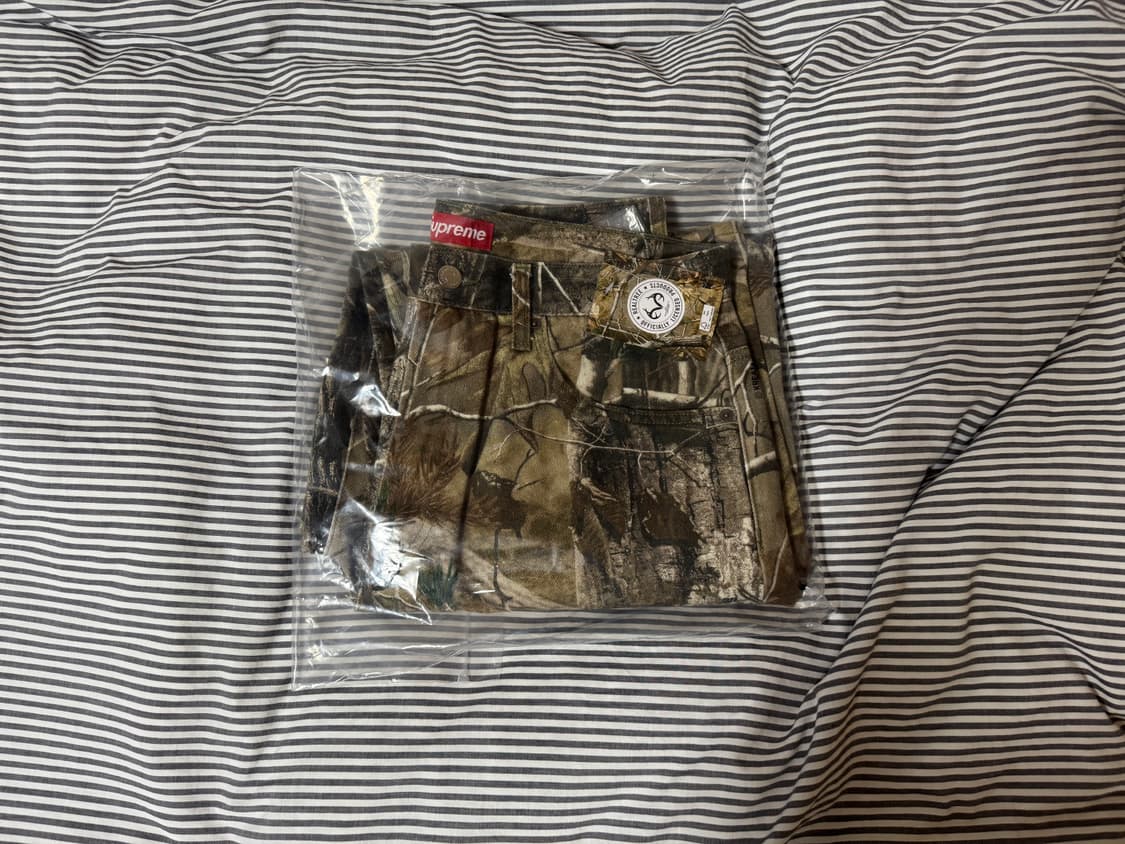 슈프림 배기 진 리얼트리 AP 카모 상품이미지1