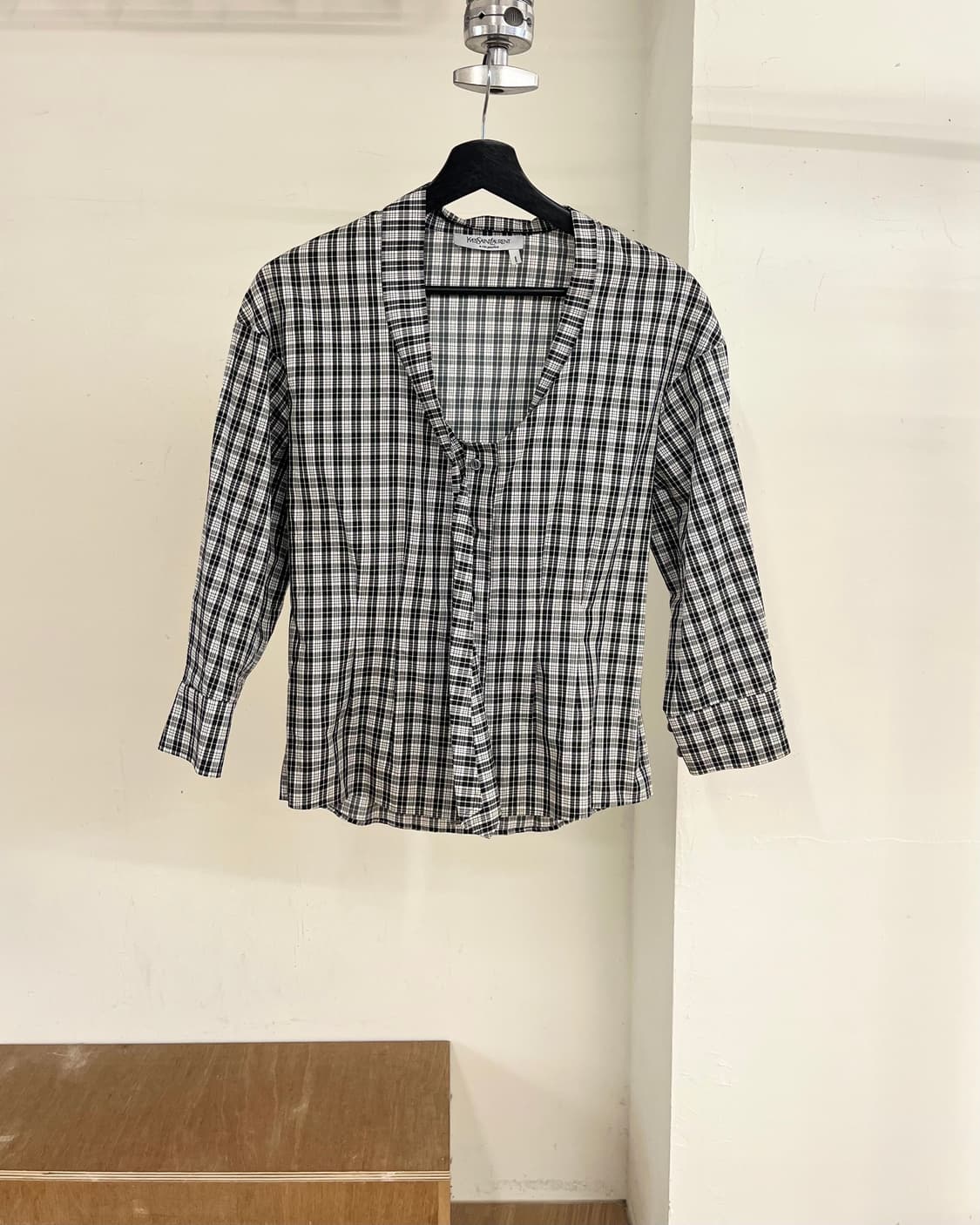 입생로랑 블랙 앤 화이트 체커드 셔츠 상품이미지1