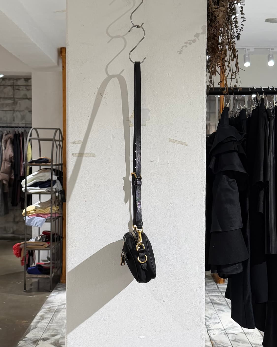 프라다 블랙 테수토 나일론 사피아노 크로스바디 백 상품이미지5