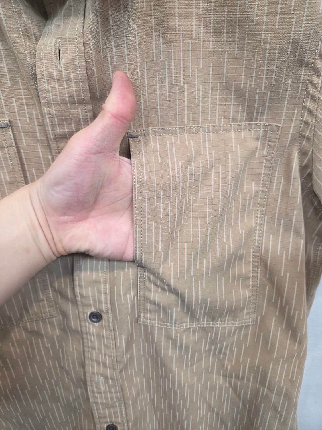 프리즘웍스 립스타 스트라이프 패턴 세로포켓 코튼 셔츠반팔 m 상품이미지5